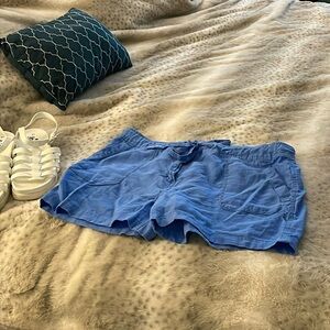 Blue linen shorts by ANTIBES blanc